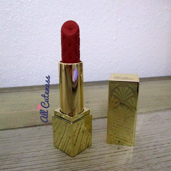 Estee Lauder Limited Edition Lipstick Red Velvet - Picture 1 of 3